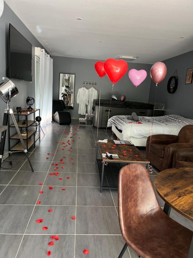 Love Room - La Parenthese Saint-Bauzille-de-la-Sylve Zewnętrze zdjęcie